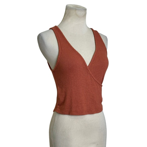 Project Social rust ribbed faux wrap crop tank top size small - Picture 9 of 10